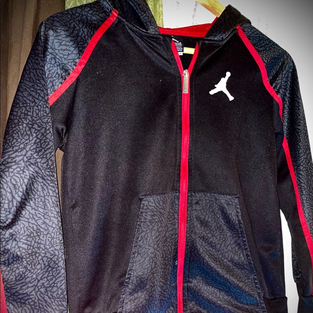 KIDS AIR JORDAN THINSULATE HOODIE... SIZE MEDIUM